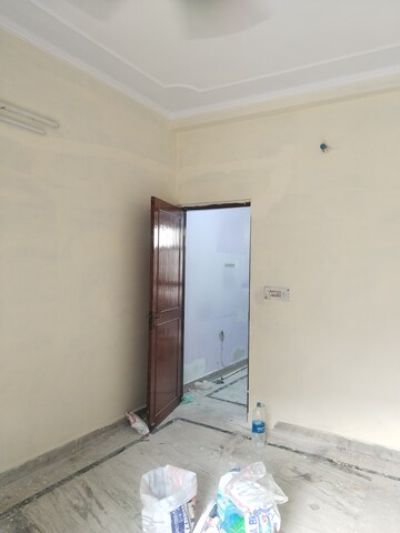 Room in 2 BHK Builder Floor at Ashoka Enclave 3, Sector 35 – for Rent