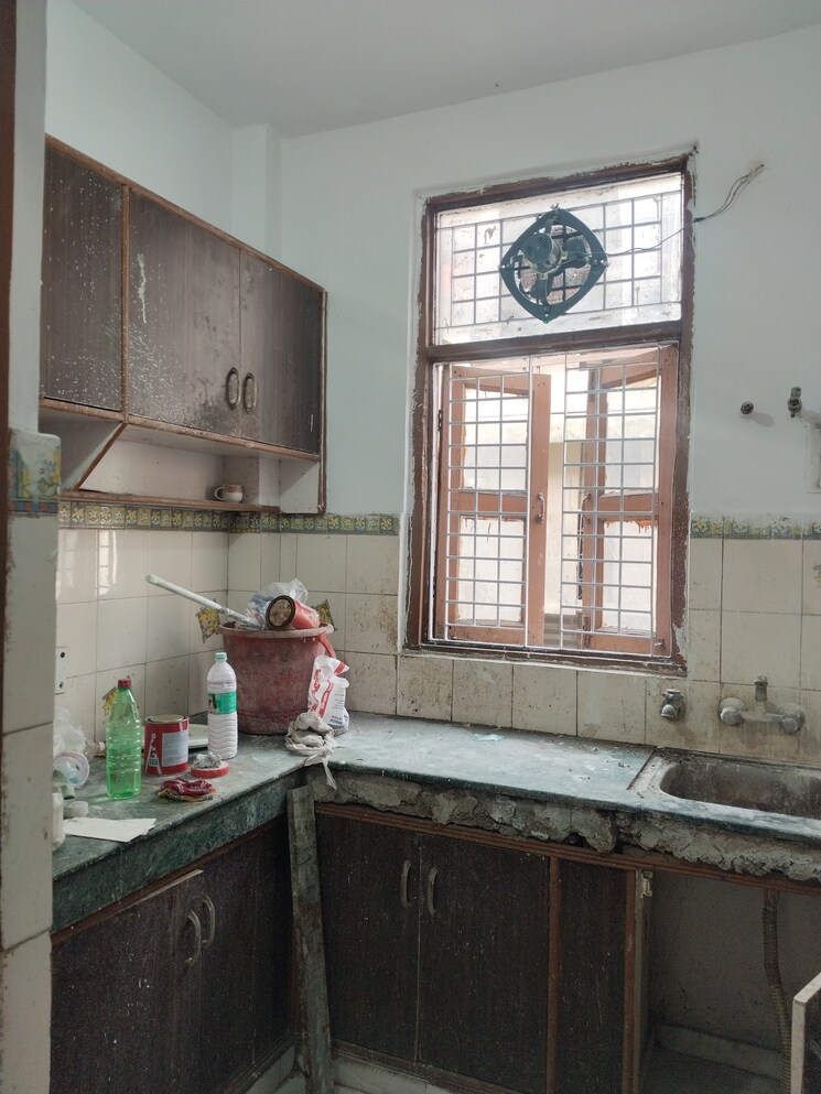 Kitchen, ashoka-enclave-3 2 Bedroom 1050 Sq.Ft. Builder Floor In Sector 35 Faridabad 9620360