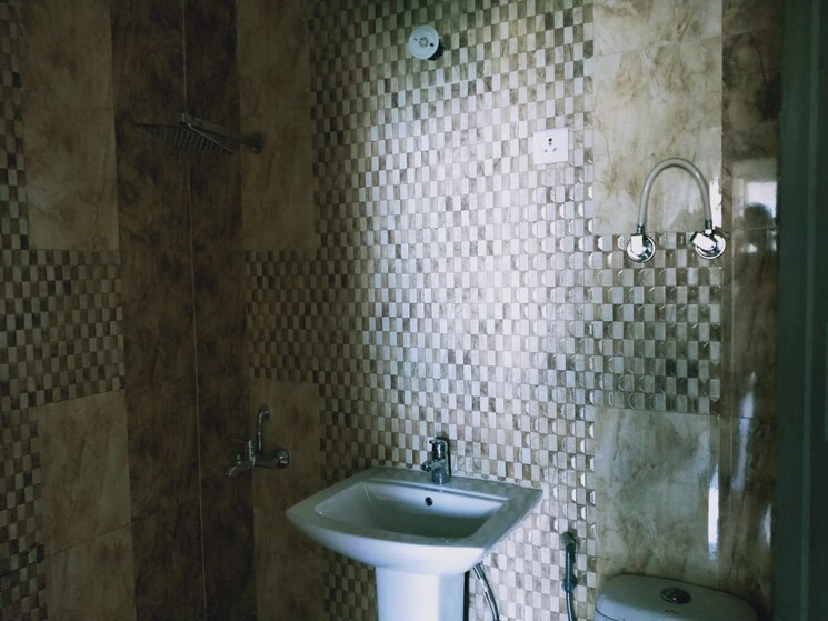 Bathroom, ansal-royal-heritage 3 Bedroom 1520 Sq.Ft. Apartment In Sector 70 Faridabad 9620364