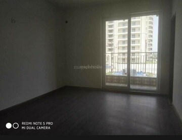 Room in 3 BHK Apartment at Ansal Royal Heritage, Sector 70 – for Rent