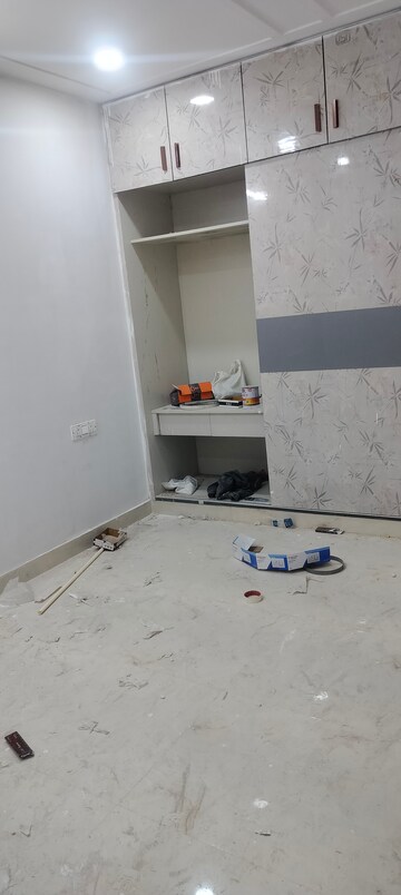 Room in 2 BHK Apartment at Janakpuri – for Rent