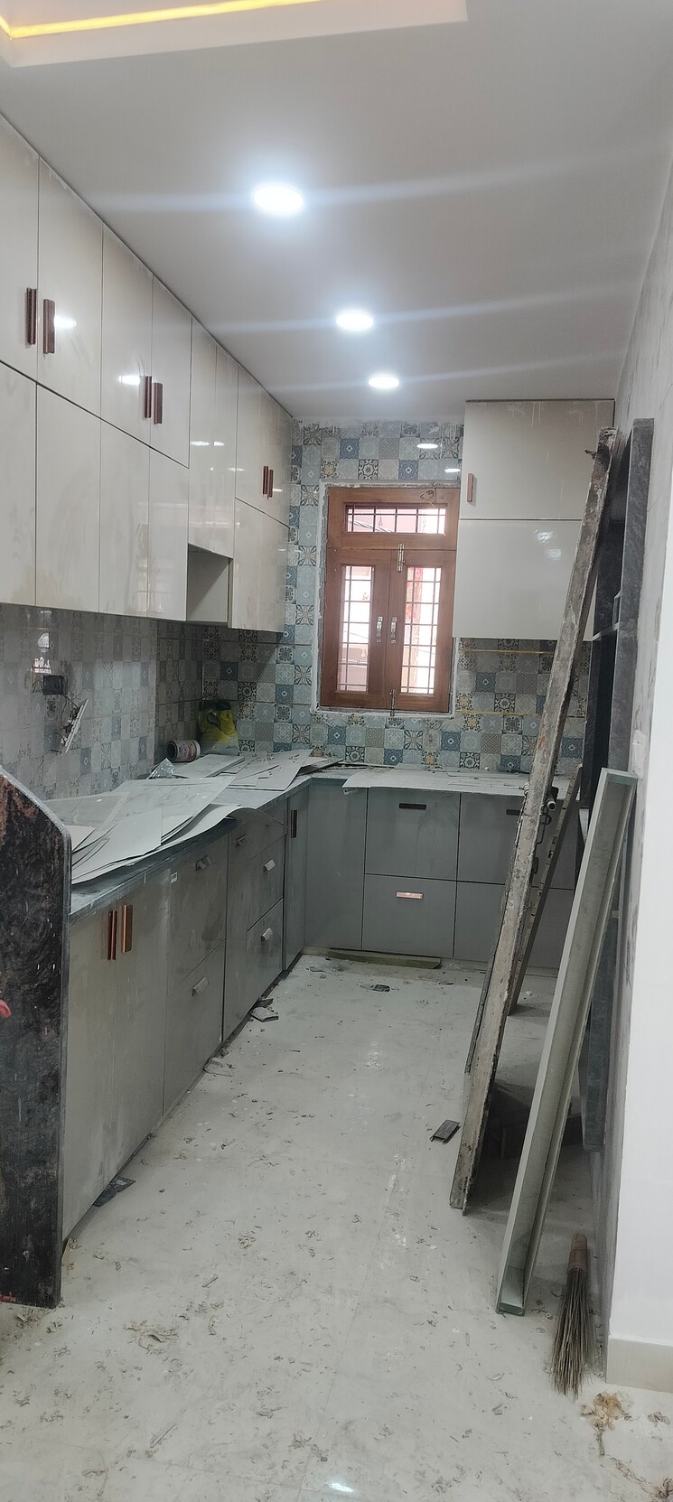 Kitchen, janakpuri 2 Bedroom 1000 Sq.Ft. Apartment In Janakpuri Delhi 9620485