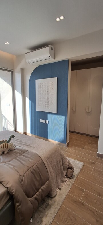 Room in 5 BHK Apartment at Tulip Melrose, Sector 70 – for Sale