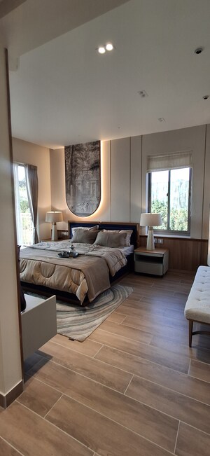 Room in 5 BHK Apartment at Tulip Melrose, Sector 70 – for Sale