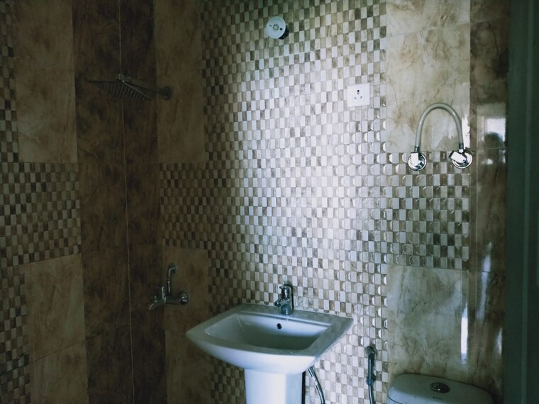 Bathroom, ansal-royal-heritage 3 Bedroom 1485 Sq.Ft. Apartment In Sector 70 Faridabad 9620876