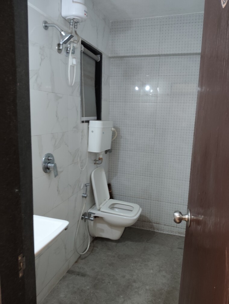 Bathroom, bhoomi-samarth 1 Bedroom 369 Sq.Ft. Apartment In Goregaon East Mumbai 9620580