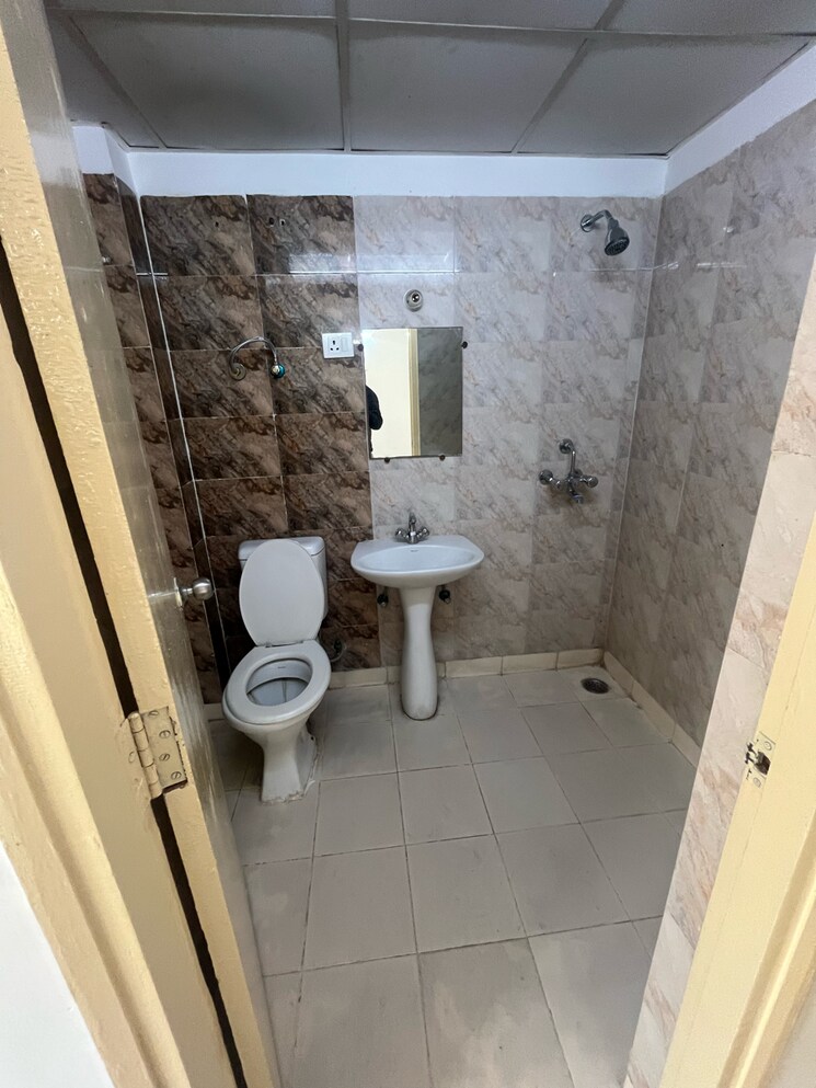 Bathroom, habitech-greens 2 Bedroom 940 Sq.Ft. Apartment In Ecotech 12 Greater Noida Greater Noida 9620593