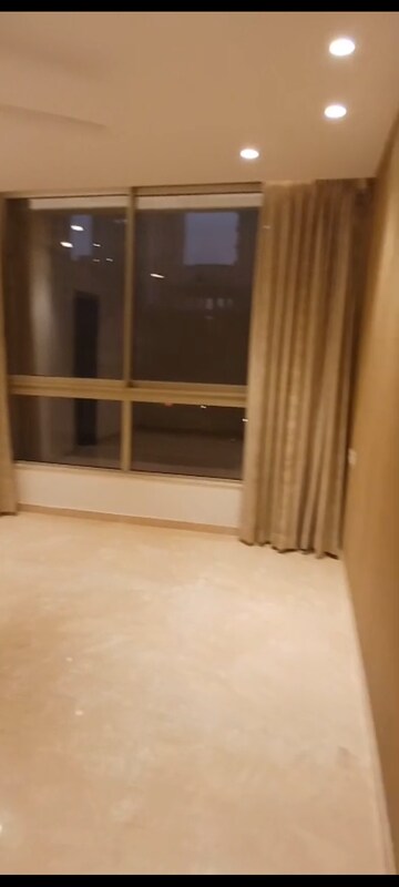 Room in 3 BHK Apartment at Hiranandani Estate – for Sale
