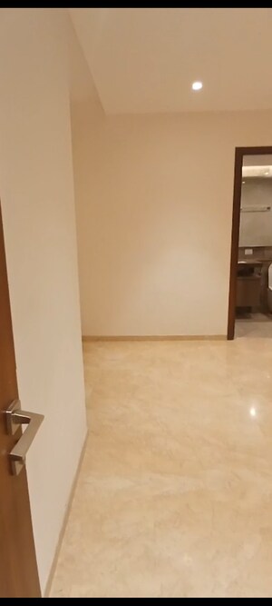 Room in 3 BHK Apartment at Hiranandani Estate – for Sale