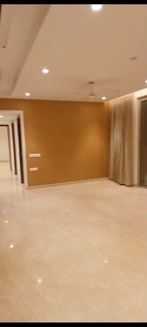 Room in 3 BHK Apartment at Hiranandani Estate – for Sale