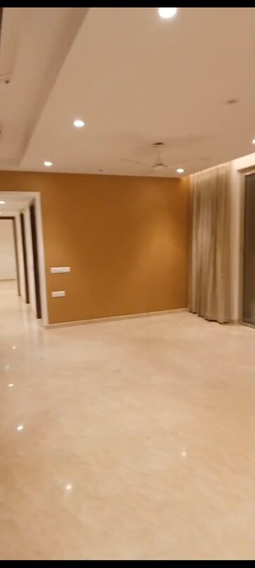 Room in 3 BHK Apartment at Hiranandani Estate – for Sale