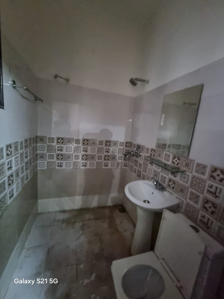 Bathroom, dhakoli 2 Bedroom 900 Sq.Ft. Apartment In Dhakoli Zirakpur 9620668