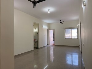 Room in 3 BHK Apartment at SSD Pranav, Singasandra – for Rent