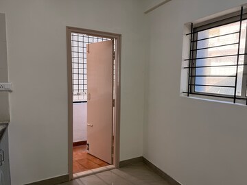 Room in 3 BHK Apartment at SSD Pranav, Singasandra – for Rent