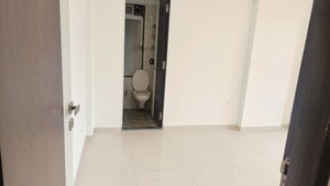 Room in 2.5 BHK Apartment at Elanja Apartment, Santacruz East – for Sale