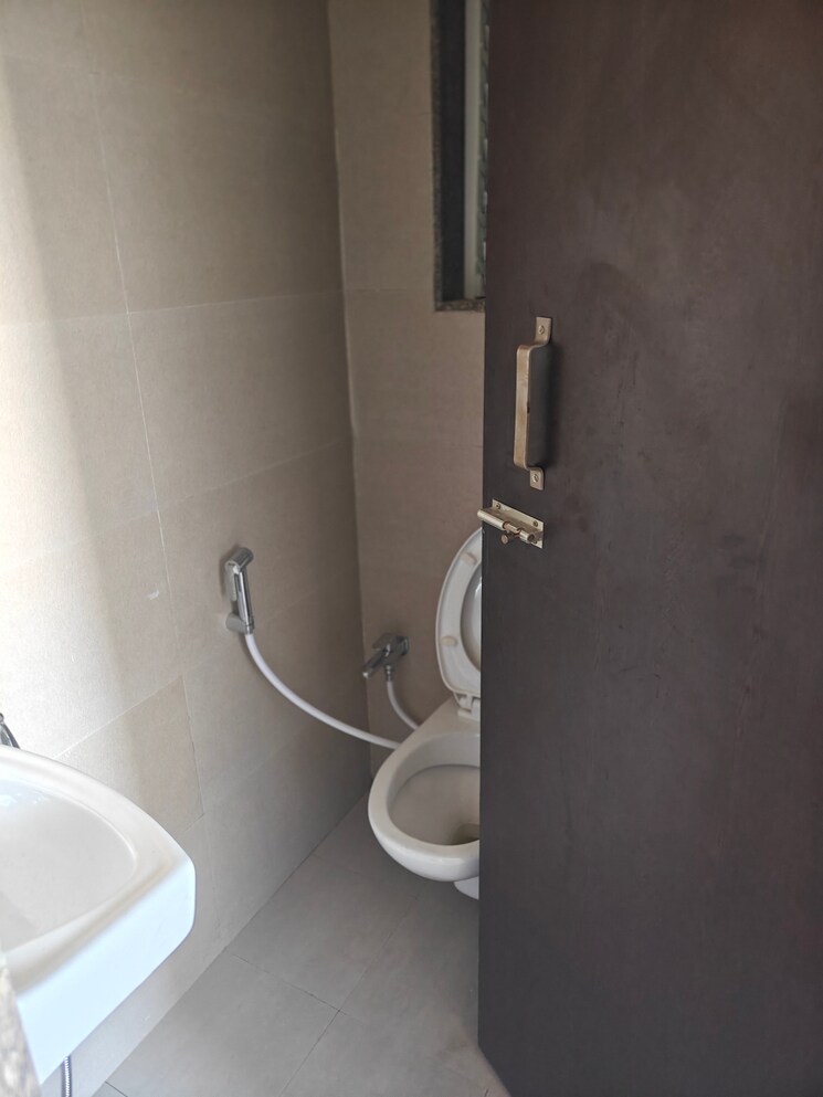 Bathroom, group-satellite-aarambh 1 Bedroom 400 Sq.Ft. Apartment In Malad East Mumbai 9620723
