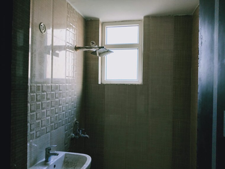 Bathroom, ansal-royal-heritage 3 Bedroom 1485 Sq.Ft. Apartment In Sector 70 Faridabad 9620875