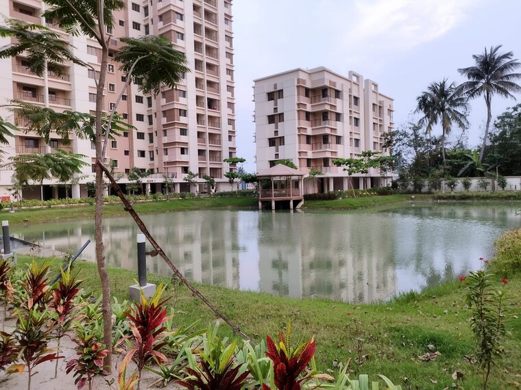 Garden, devaloke-sonar-city 3 Bedroom 1050 Sq.Ft. Apartment In Narendrapur Kolkata 9620736