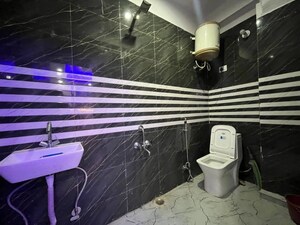 Bathroom in 1 BHK Builder Floor at Saket – for Rent