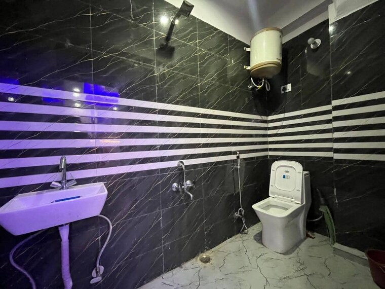 Bathroom, saket 1 Bedroom 600 Sq.Ft. Builder Floor In Saket Delhi 9620838