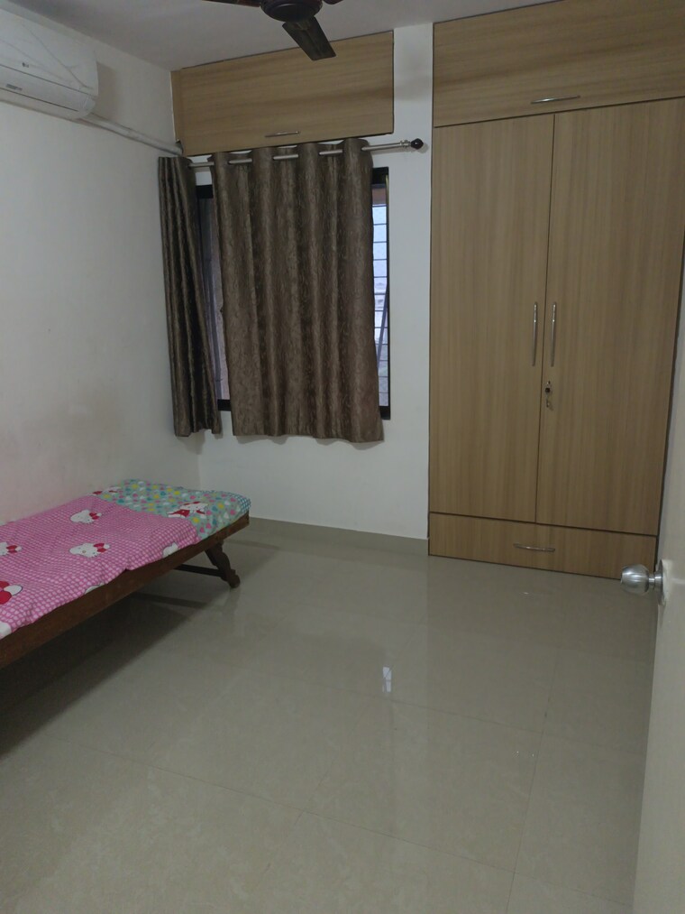 Room, hubtown-greenwoods 3 Bedroom 751 Sq.Ft. Apartment In Vartak Nagar Thane 9620810