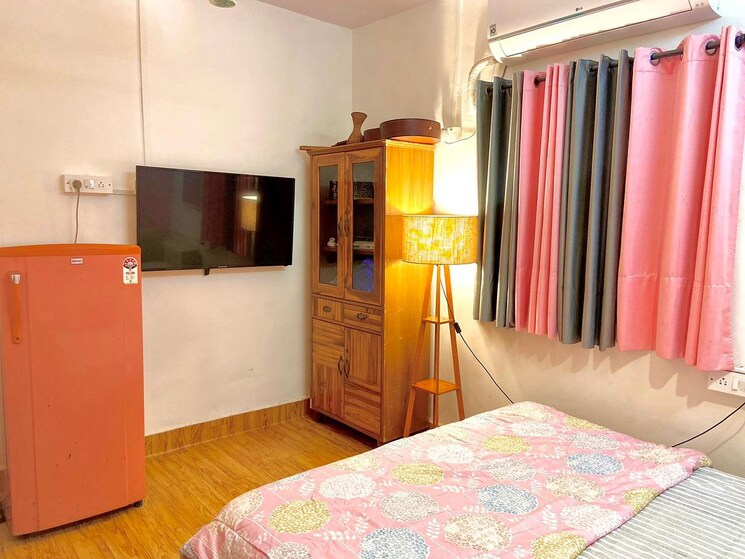 Bedroom, shantiniketan-chs-versova 1 RK 400 Sq.Ft. Apartment In Versova Mumbai 9620857
