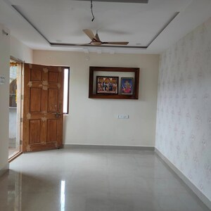 Room in 2.5 BHK Apartment at Sai Keerthi Enclave, Kothapet – for Rent