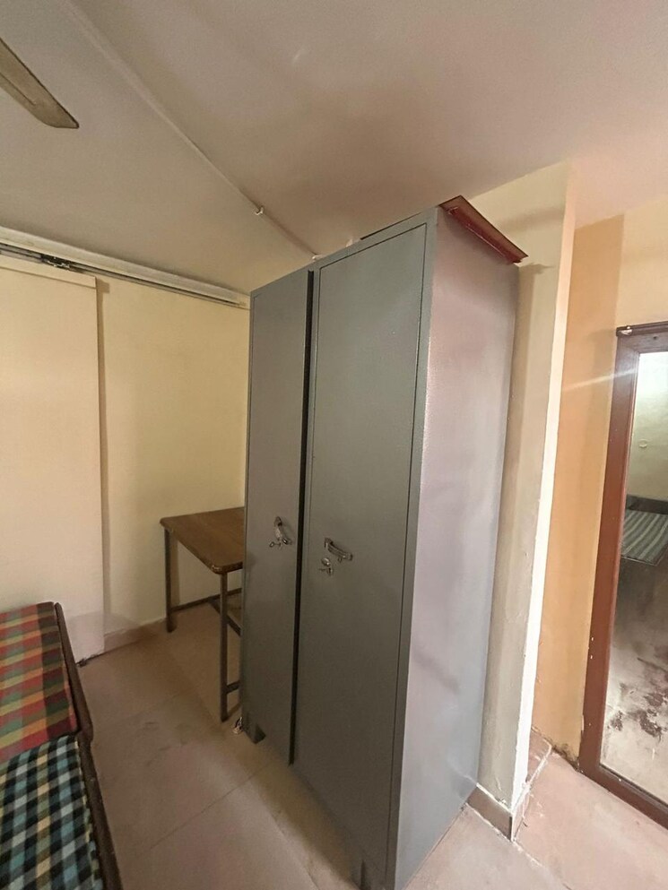 Bedroom, sector 22 1 Bedroom 680 Sq.Ft. Independent House In Sector 22 Chandigarh 9621071