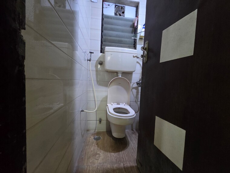 Washroom, royal-palms Commercial Office Space 300 Sq.Ft. In Goregaon East Mumbai 9621040