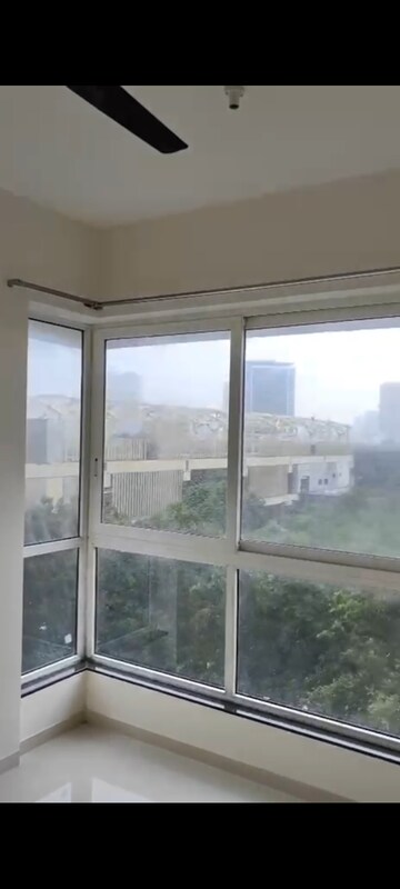  2 BHK Apartment at Sheth Zuri, Laxmi Nagar – for Rent