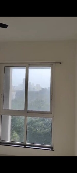  2 BHK Apartment at Sheth Zuri, Laxmi Nagar – for Rent