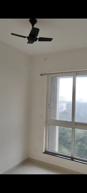  2 BHK Apartment at Sheth Zuri, Laxmi Nagar – for Rent