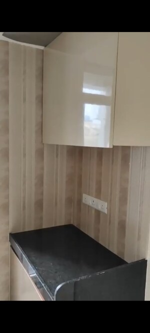 Room in 2 BHK Apartment at Sheth Zuri, Laxmi Nagar – for Rent