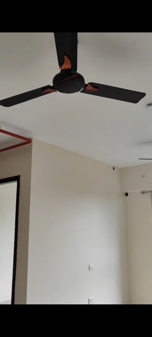  2 BHK Apartment at Sheth Zuri, Laxmi Nagar – for Rent