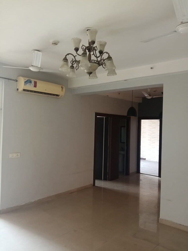 Room, mahagun-mywoods 3 Bedroom 1370 Sq.Ft. Apartment In Sector 16c Greater Noida Greater Noida 9621016