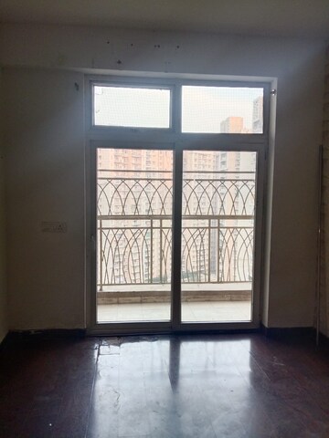 Room in 3 BHK Apartment at Mahagun Mywoods, Sector 16c Greater Noida – for Rent