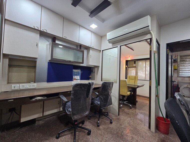 Team Area, goregaon east Commercial Office Space 260 Sq.Ft. In Goregaon East Mumbai 9621174