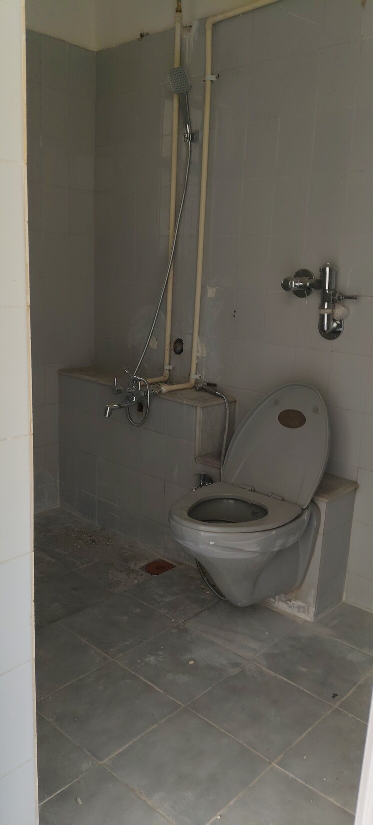 Bathroom, manisha-apartment-law-college-road 3 Bedroom 1800 Sq.Ft. Apartment In Law College Road Pune 9621308