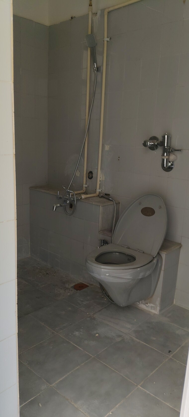 Bathroom, manisha-apartment-law-college-road 3 Bedroom 1800 Sq.Ft. Apartment In Law College Road Pune 9621308