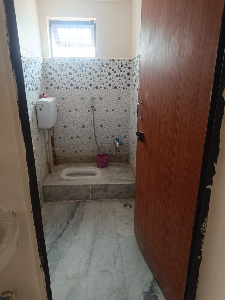 Bathroom, uttam nagar 2 Bedroom 500 Sq.Ft. Builder Floor In Uttam Nagar Delhi 9621316