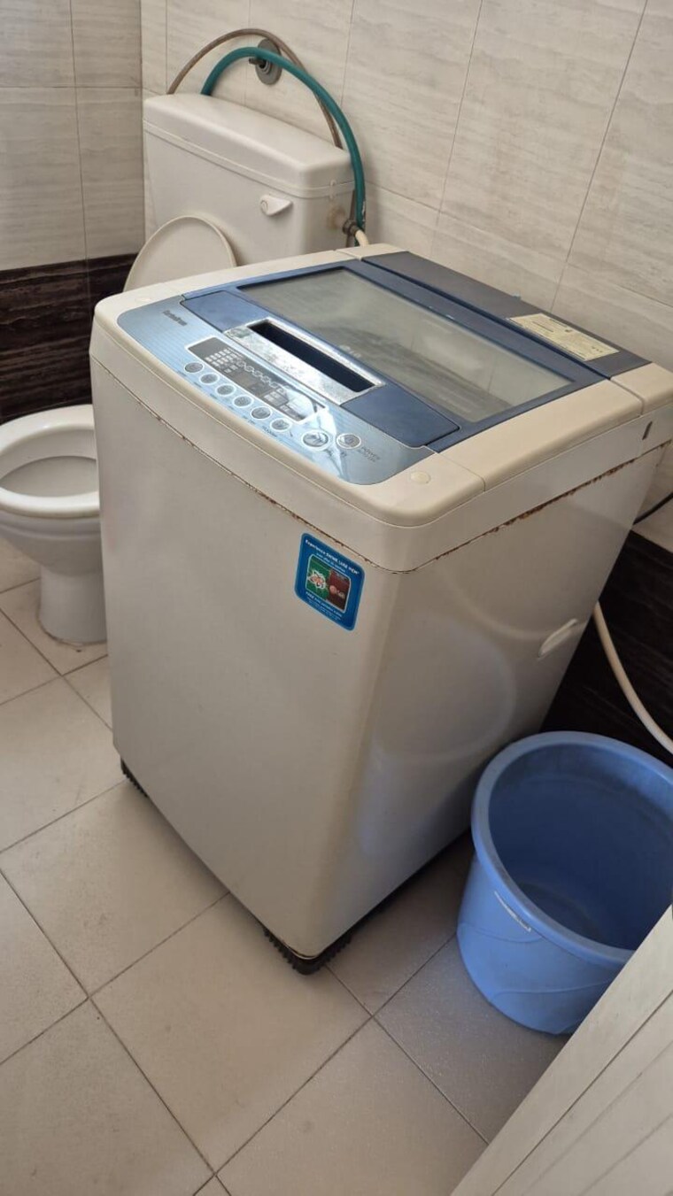 Attached Bathroom, aundh 1 Bedroom 1100 Sq.Ft. Apartment In Aundh Pune 9621417