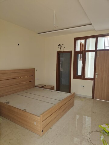 1 RK Apartment For Rent in RWA Apartments Sector 19, Sector 19
