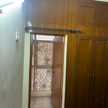 Furnished Amenities in 1 BHK Apartment at RWA Metro Apartments, Sector 52 – for Sale