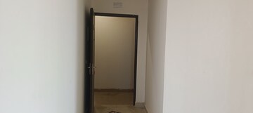 Room in 2 BHK Apartment at Signature Global Prime, Sector 63a – for Sale