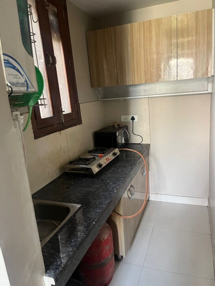 Kitchen, sector 44 1.5 Bedroom 440 Sq.Ft. Builder Floor In Sector 44 Gurgaon 9621724