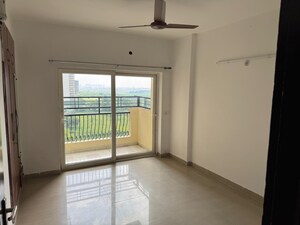 2.5 BHK Apartment For Rent in Nimbus The Hyde park, Sector 78