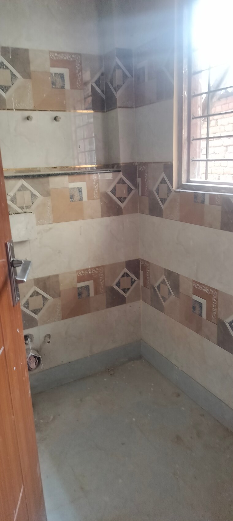Attached Bathroom, janakpuri 2 Bedroom 1000 Sq.Ft. Apartment In Janakpuri Delhi 9621730