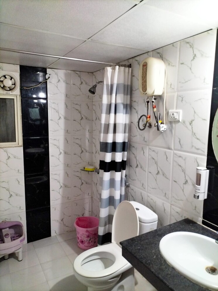 Attached Bathroom, nimbus-the-hyde-park 3 Bedroom 1320 Sq.Ft. Apartment In Sector 78 Noida 9621748