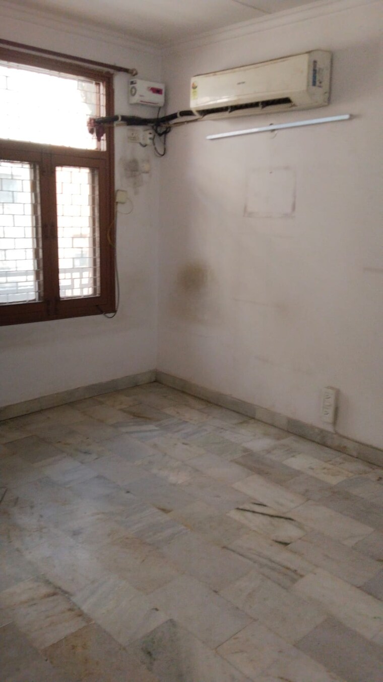 Room, malviya nagar 2 Bedroom 1000 Sq.Ft. Builder Floor In Malviya Nagar Delhi 9621739
