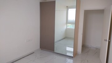 Room in 3 BHK Apartment at Mantri Lithos, Thanisandra – for Rent